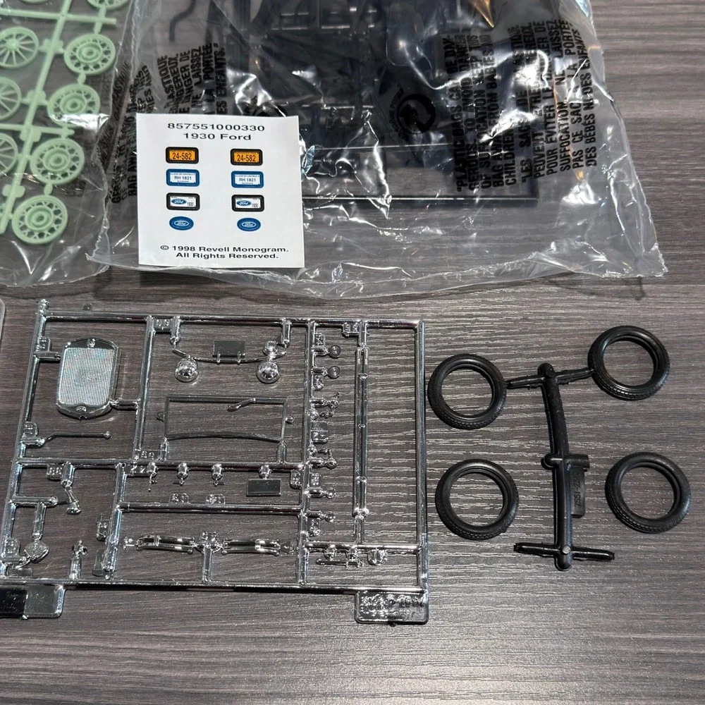 Monogram 30 Ford Coupe 1/24 Scale Plastic Model Kit Special Interest Series 7551